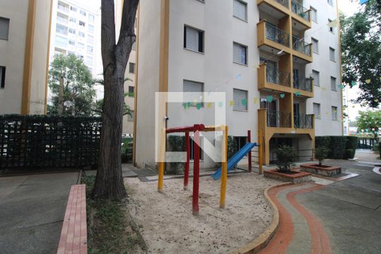 Área comum de apartamento para alugar com 3 quartos, 64m² em Vila Emir, São Paulo
