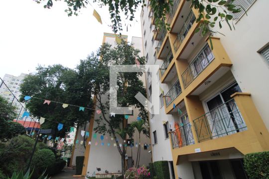 Fachada de apartamento para alugar com 3 quartos, 64m² em Vila Emir, São Paulo