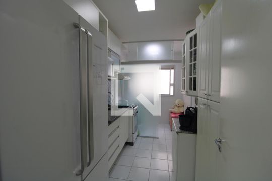 Cozinha de apartamento para alugar com 3 quartos, 64m² em Vila Emir, São Paulo