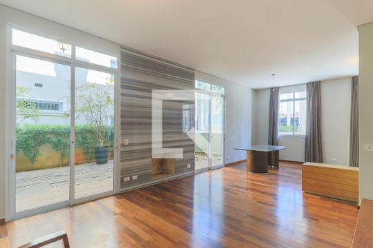 Sala 1 de casa de condomínio para alugar com 4 quartos, 227m² em Brooklin Paulista, São Paulo