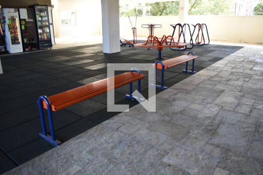 Área comum - Playground de apartamento para alugar com 1 quarto, 33m² em Capão Raso, Curitiba