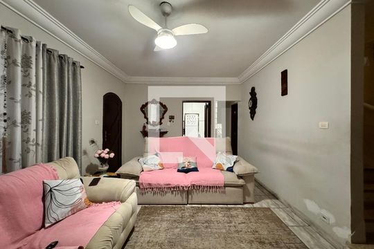 Sala de casa à venda com 3 quartos, 150m² em Vila Pires, Santo André
