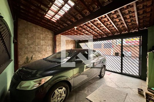 Garagem de casa à venda com 3 quartos, 150m² em Vila Pires, Santo André