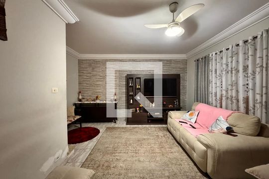 Sala de casa à venda com 3 quartos, 150m² em Vila Pires, Santo André