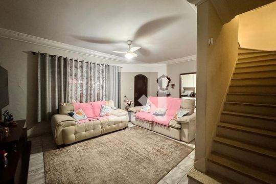 Sala de casa à venda com 3 quartos, 150m² em Vila Pires, Santo André