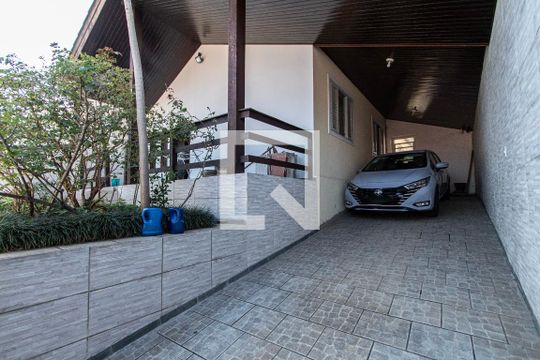 Garagem de casa para alugar com 5 quartos, 250m² em Jardim Paulistano, Sorocaba
