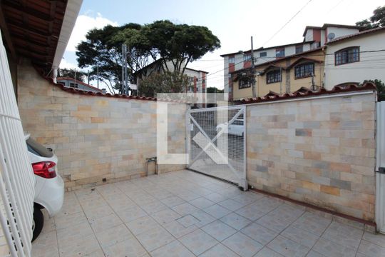 Garagem de casa à venda com 3 quartos, 240m² em Jardim Atlântico, Belo Horizonte