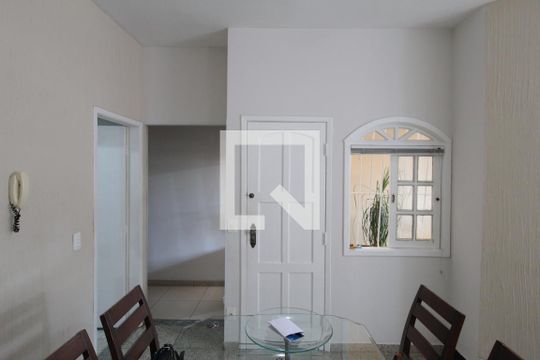 Sala de casa à venda com 3 quartos, 240m² em Jardim Atlântico, Belo Horizonte