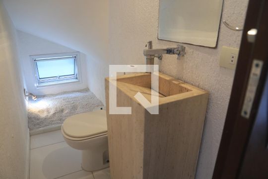 Lavabo de casa à venda com 3 quartos, 189m² em Mirandópolis, São Paulo