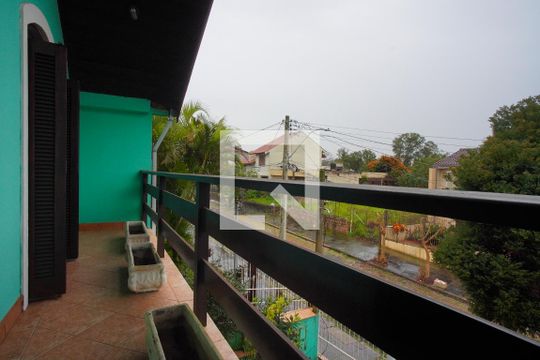 Varanda de casa para alugar com 5 quartos, 267m² em Jardim Sabará, Porto Alegre