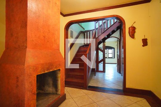 Corredor de casa para alugar com 5 quartos, 267m² em Jardim Sabará, Porto Alegre