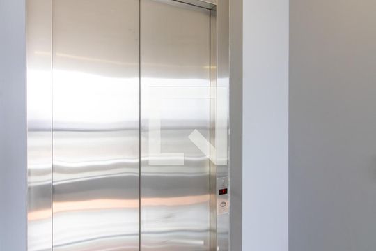 Area Comum - Elevador de apartamento à venda com 2 quartos, 48m² em Vila Constança, São Paulo