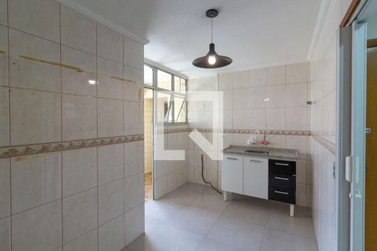 Cozinha de apartamento à venda com 2 quartos, 72m² em Vila Carrão, São Paulo