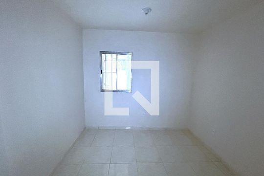 Quarto 1 de casa para alugar com 3 quartos, 100m² em Marechal Hermes, Rio de Janeiro