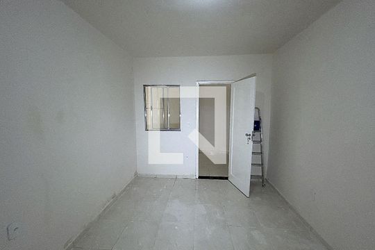 Quarto 2 de casa para alugar com 3 quartos, 100m² em Marechal Hermes, Rio de Janeiro
