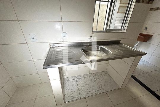 Cozinha de casa para alugar com 3 quartos, 100m² em Marechal Hermes, Rio de Janeiro