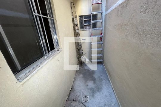 Area comum de casa para alugar com 3 quartos, 100m² em Marechal Hermes, Rio de Janeiro