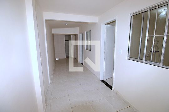 Casa para alugar com 3 quartos, 100m² em Marechal Hermes, Rio de Janeiro
