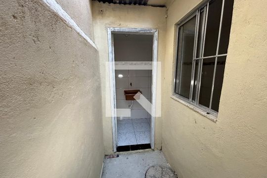 Area comum de casa para alugar com 3 quartos, 100m² em Marechal Hermes, Rio de Janeiro