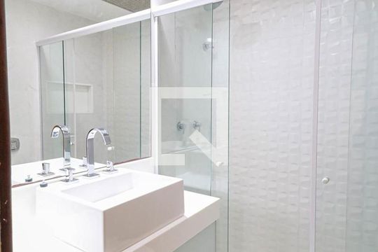 Banheiro de apartamento para alugar com 3 quartos, 90m² em Méier, Rio de Janeiro