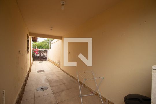 Garagem de casa à venda com 2 quartos, 140m² em Campo Grande, Rio de Janeiro