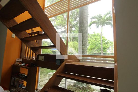 Escada de casa à venda com 4 quartos, 700m² em Jacarepaguá, Rio de Janeiro