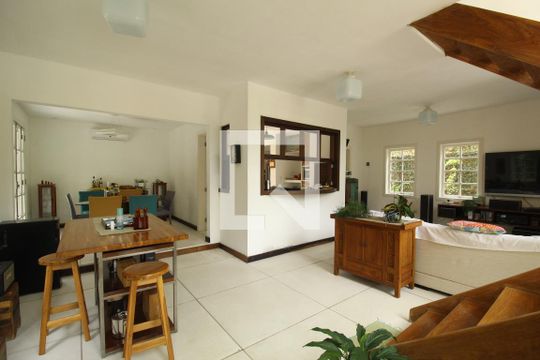 Casa à venda com 4 quartos, 700m² em Jacarepaguá, Rio de Janeiro