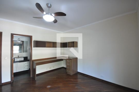 Suíte 2 de casa para alugar com 4 quartos, 600m² em Horto Florestal, São Paulo
