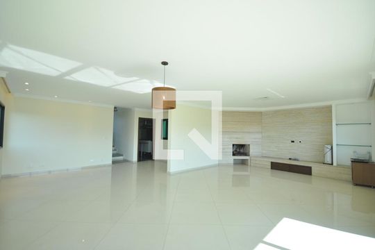 Sala de casa para alugar com 4 quartos, 600m² em Horto Florestal, São Paulo