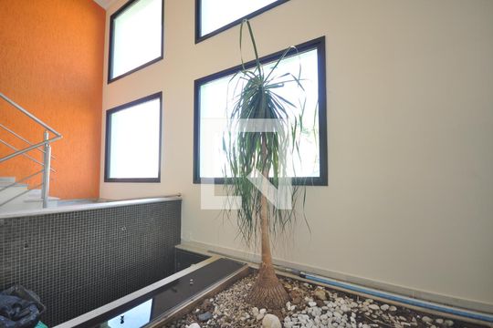 Hall de entrada de casa para alugar com 4 quartos, 600m² em Horto Florestal, São Paulo