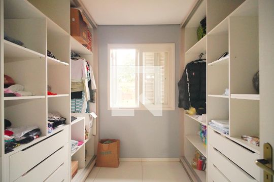 Closet de casa à venda com 2 quartos, 220m² em Roselândia, Novo Hamburgo