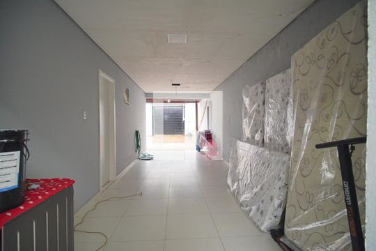 Garagem de casa à venda com 2 quartos, 220m² em Roselândia, Novo Hamburgo