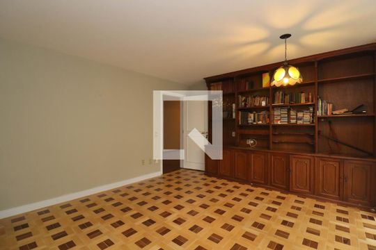Sala de TV de casa para alugar com 6 quartos, 355m² em Pinheiros, São Paulo