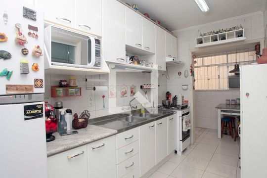 Cozinha + Área de Serviço de apartamento à venda com 3 quartos, 91m² em Petrópolis, Porto Alegre
