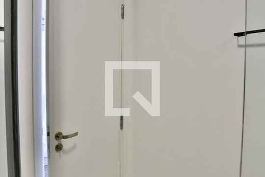 Banheiro de apartamento para alugar com 1 quarto, 23m² em Brás, São Paulo