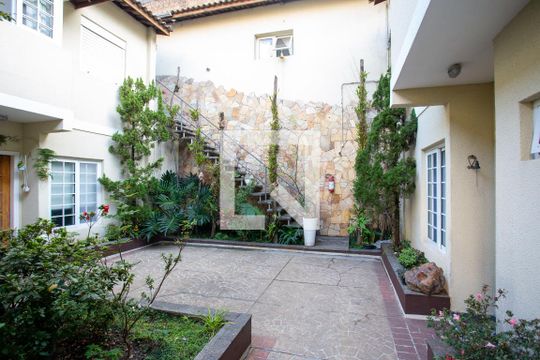 Área comum de casa à venda com 3 quartos, 200m² em Centro, Diadema