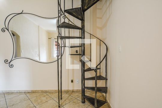 Sala de casa à venda com 3 quartos, 220m² em Vila Floresta, Santo André