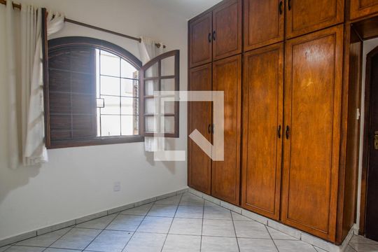 quarto 1 de casa à venda com 3 quartos, 220m² em Vila Floresta, Santo André
