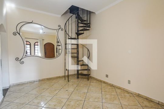 Sala de casa à venda com 3 quartos, 220m² em Vila Floresta, Santo André