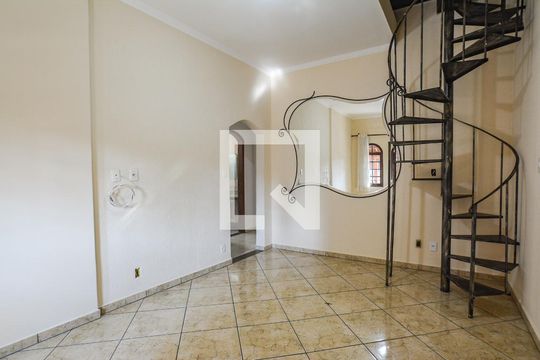 Sala de casa à venda com 3 quartos, 220m² em Vila Floresta, Santo André