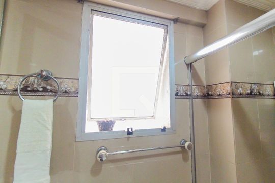 Banheiro de apartamento à venda com 2 quartos, 60m² em Itaquera, São Paulo