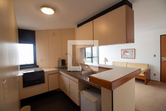 Cozinha de apartamento para alugar com 1 quarto, 50m² em Campo Belo, São Paulo