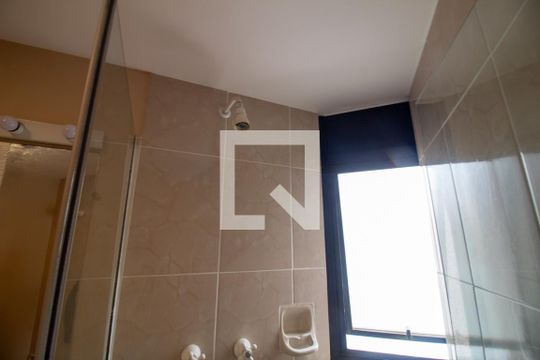 Banheiro de apartamento para alugar com 1 quarto, 50m² em Campo Belo, São Paulo