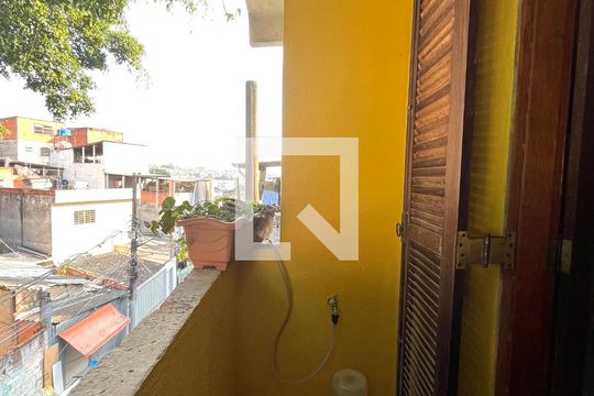 Casa à venda com 2 quartos, 120m² em Cidade Domitila, São Paulo