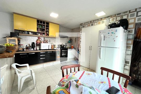 Cozinha  de casa à venda com 2 quartos, 120m² em Cidade Domitila, São Paulo