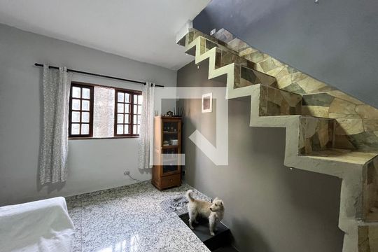 Casa à venda com 2 quartos, 120m² em Cidade Domitila, São Paulo