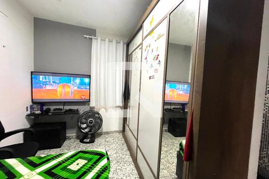 Casa à venda com 2 quartos, 120m² em Cidade Domitila, São Paulo