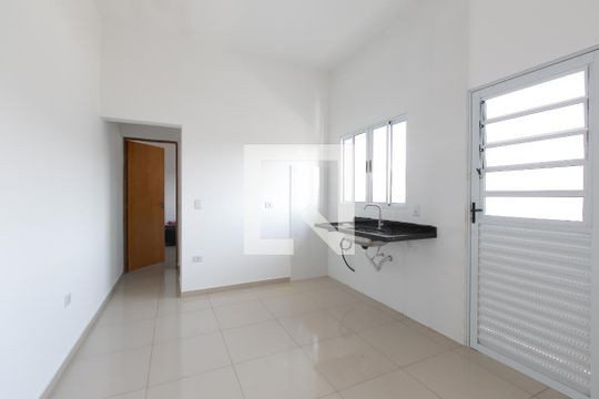 Cozinha de apartamento para alugar com 1 quarto, 50m² em Cidade Líder, São Paulo