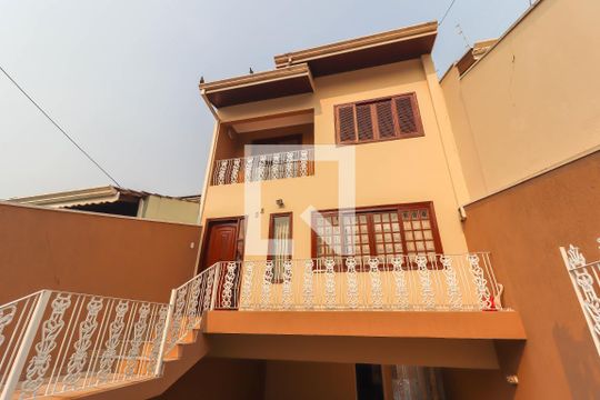 Fachada de casa à venda com 4 quartos, 260m² em Vila Galvão, Jundiaí
