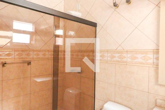 Banheiro de casa à venda com 4 quartos, 260m² em Vila Galvão, Jundiaí